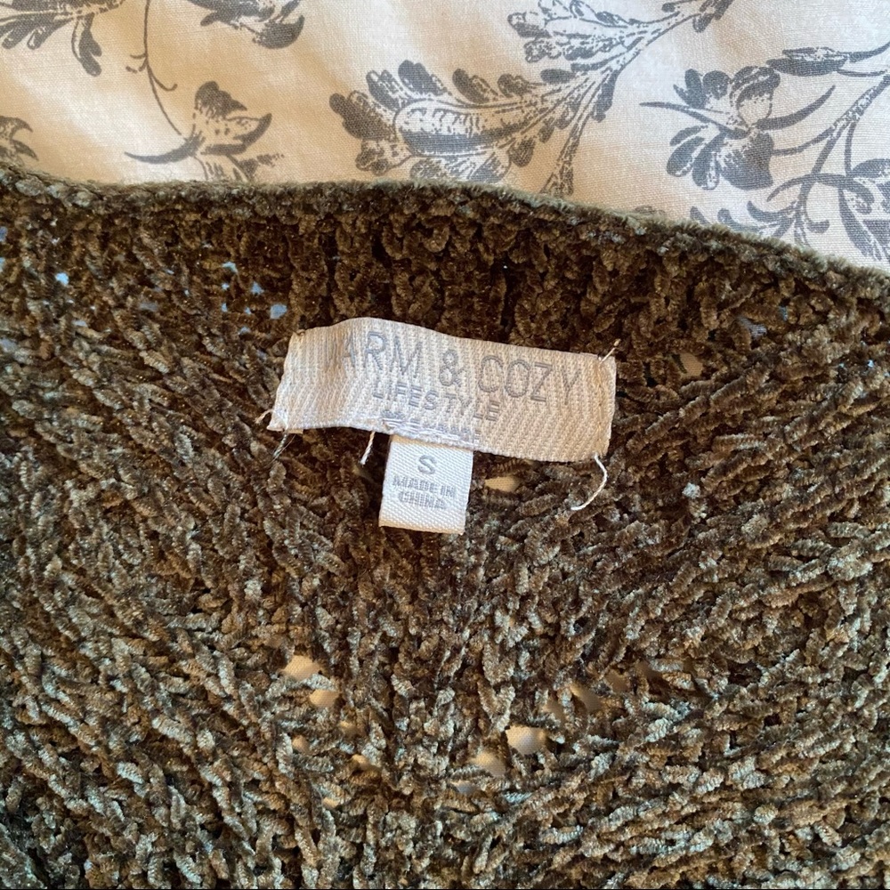 Green Sweater - Picture 3 of 3